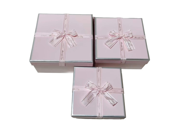 Набор из 3-х коробок 19*19см, 17*17см, 15*15см светло-розовый